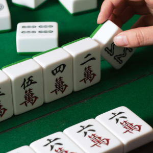 En qué se diferencia el mahjong chino del mahjong japonés